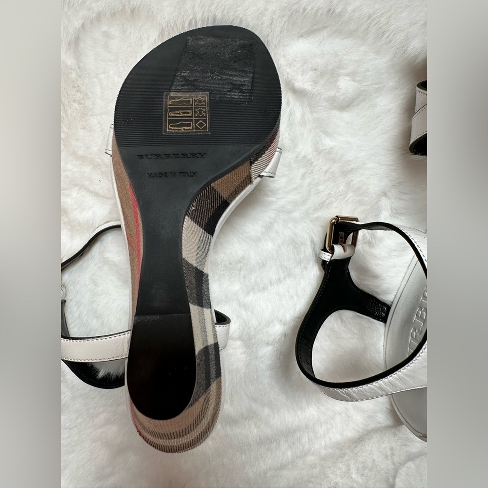 Burberry Monochrome Strappy Heels brand new - Picture 8 of 11
